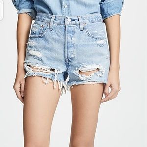 Womens LEVIS 501 Original shorts, size 29